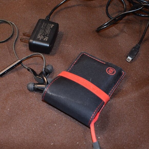 Charging Case Pouch for Plantronics Backbeat Go 1 & 2 Bluetooth Head set - Picture 4 of 5